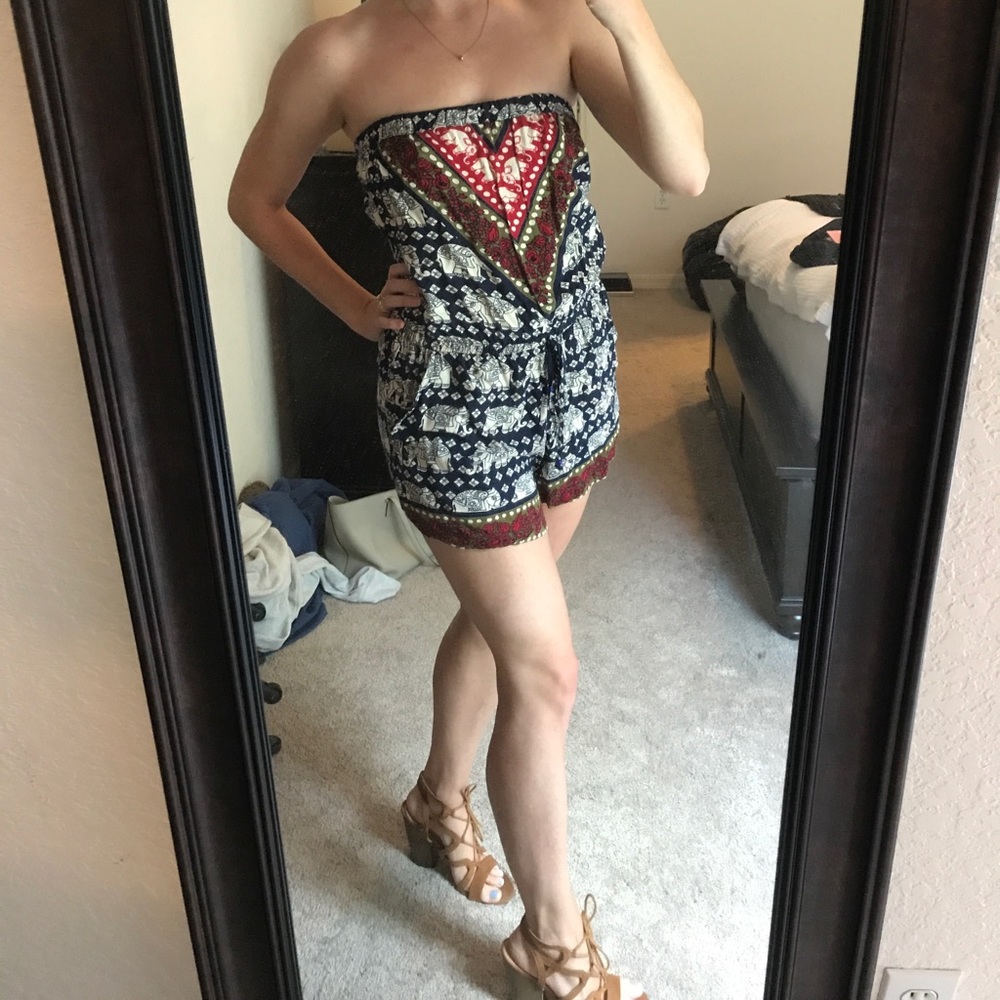 Cute elephant patterned strapless romper